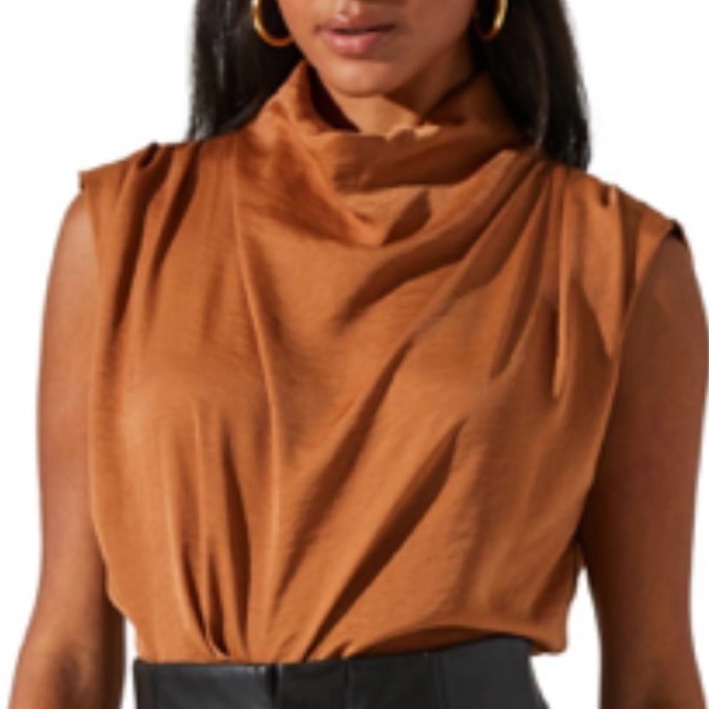 ASTR the Label Rumpled Satin Sleeveless Top